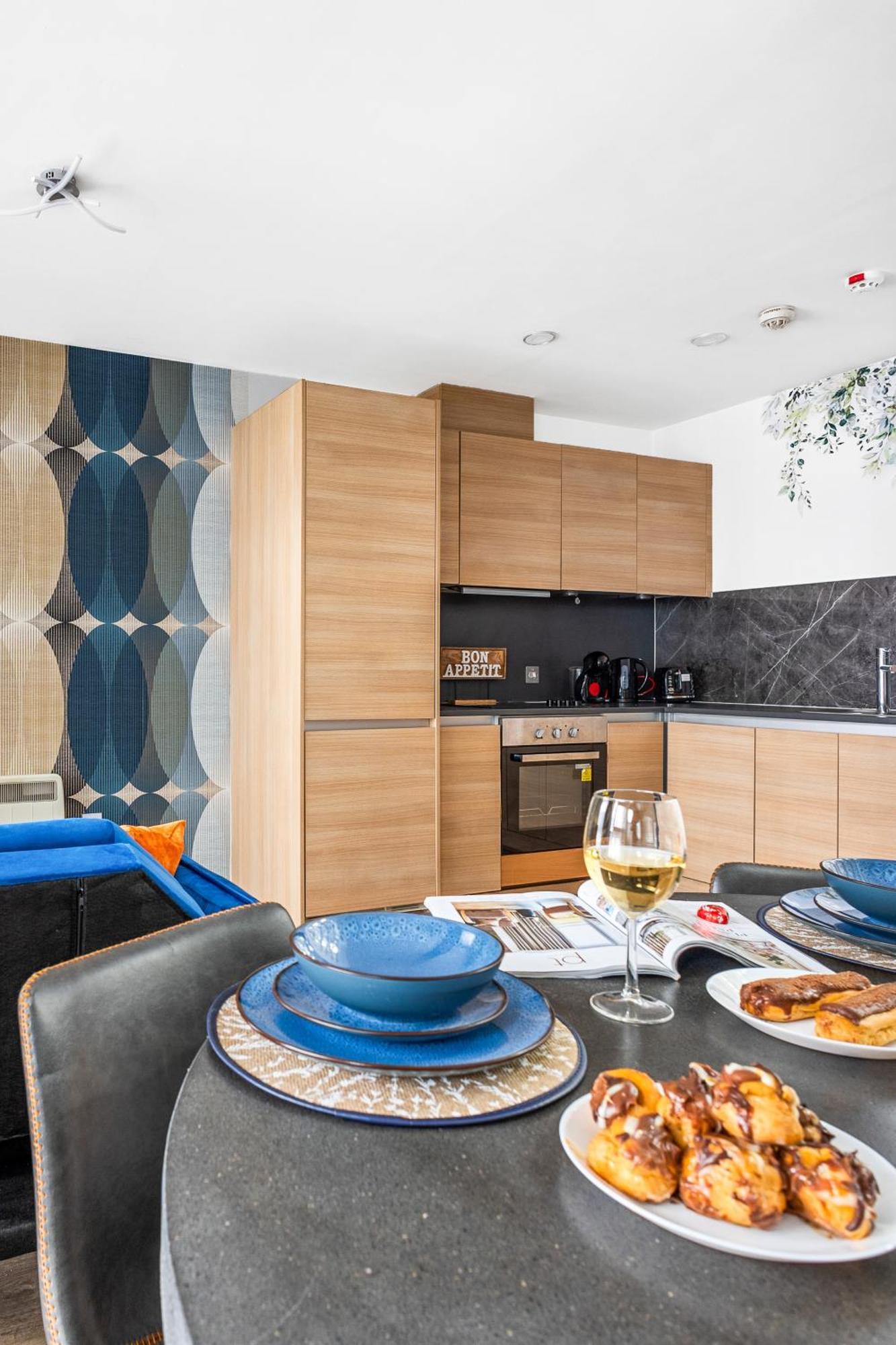 Bullring Lux Suite, New Street Free Netflix - Free Secure Parking- Sleeps 6 Birmingham Exterior photo